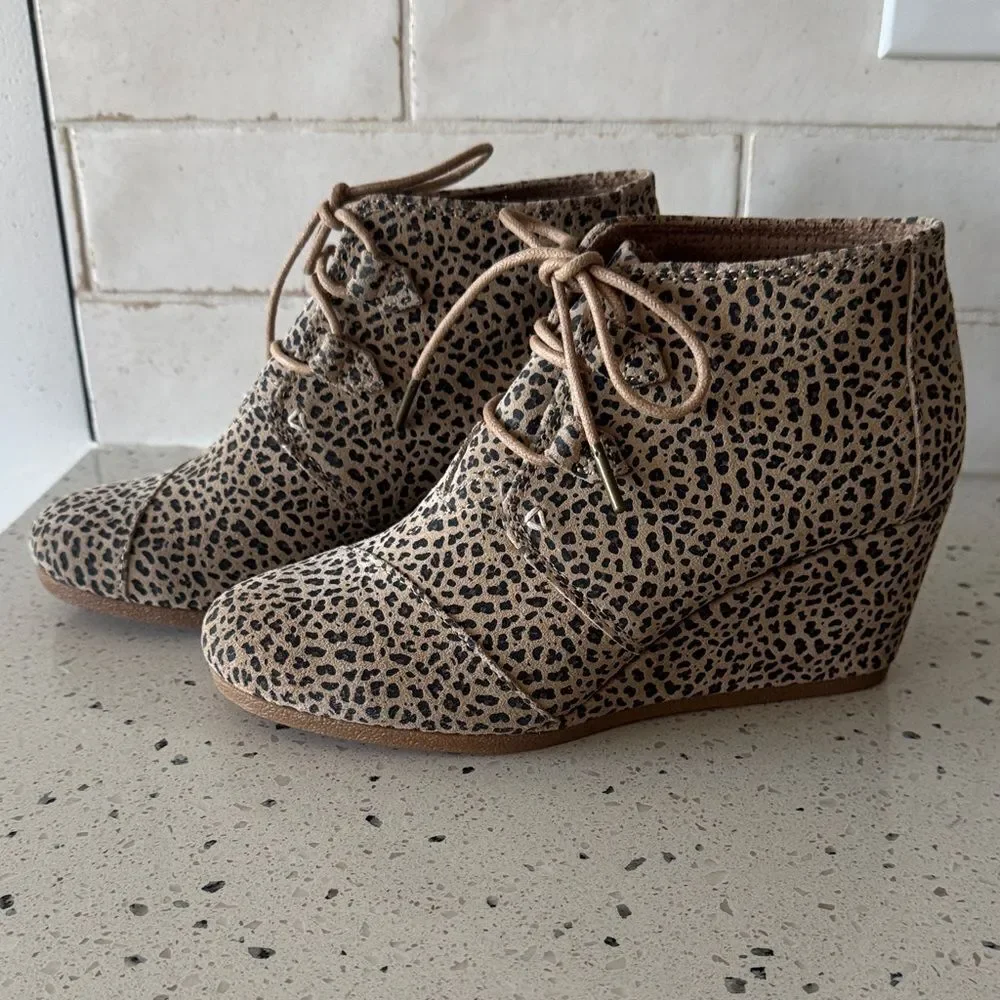 Toms KALA Tan Black Mini Cheetah Animal Print Suede Wedge Ankle Bootie Size 8.5